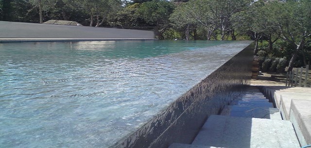Piscinas desbordantes de hormigon gunitado